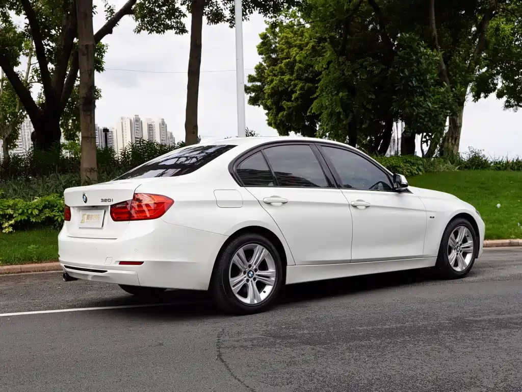 BMW 3 Series — миниатюра 14