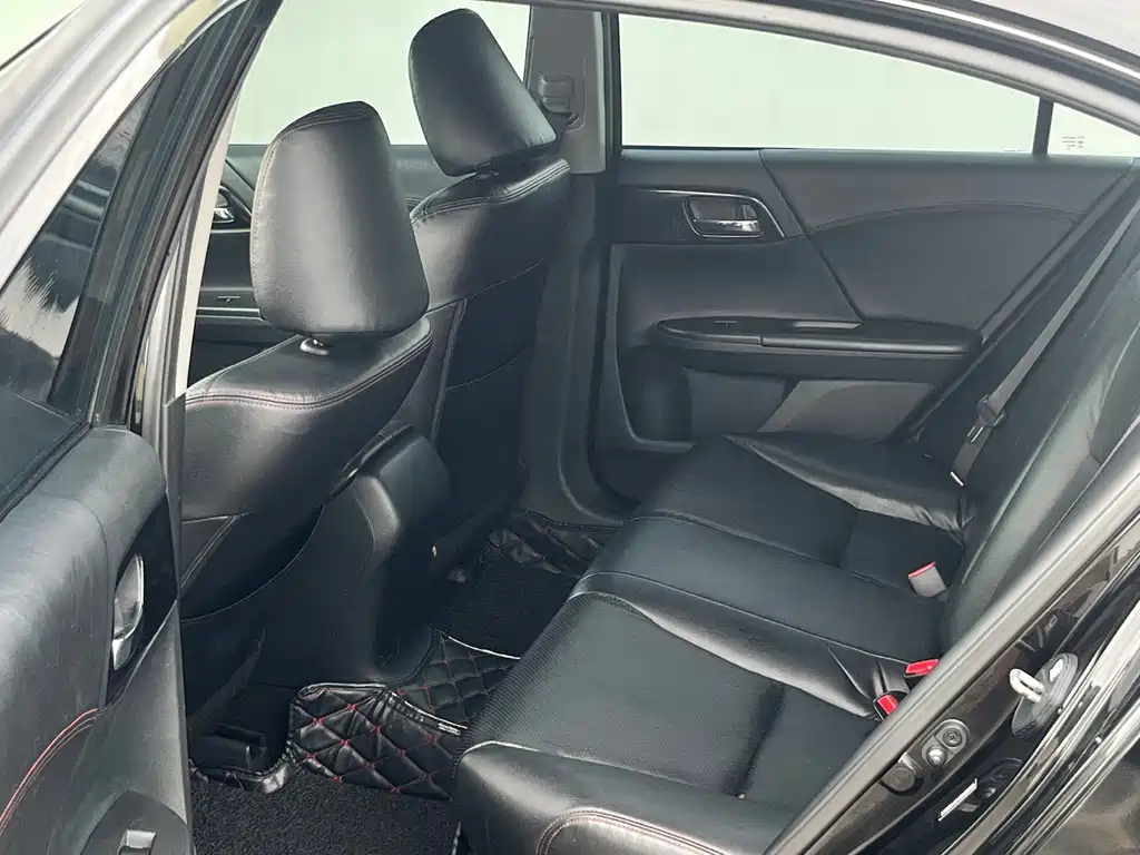 Honda Accord — миниатюра 7