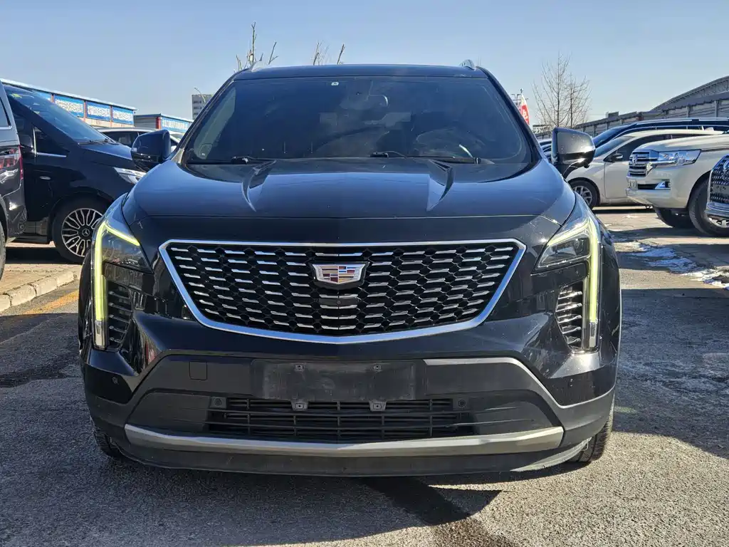 CADILLAC XT4