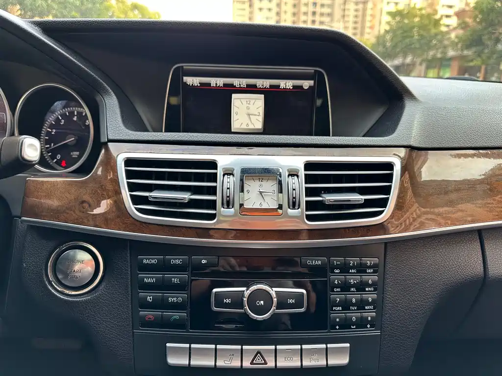 Mercedes-Benz E-Class — миниатюра 20