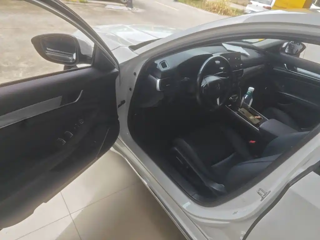 Honda Accord — миниатюра 16