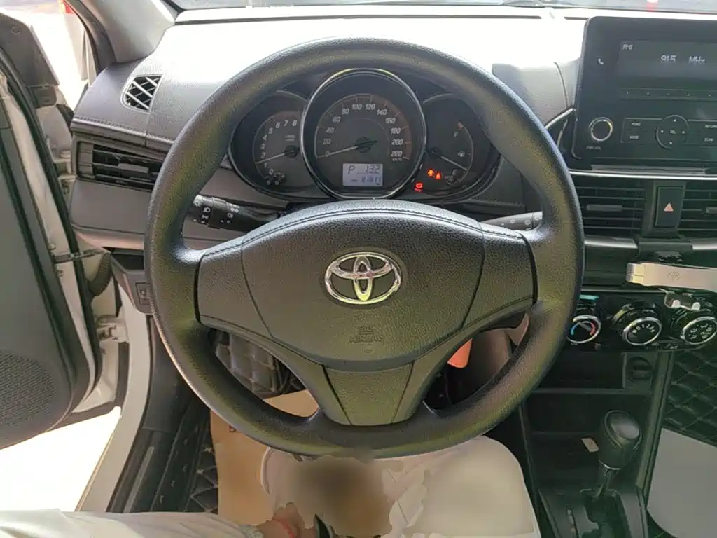 Toyota Yaris L — миниатюра 11