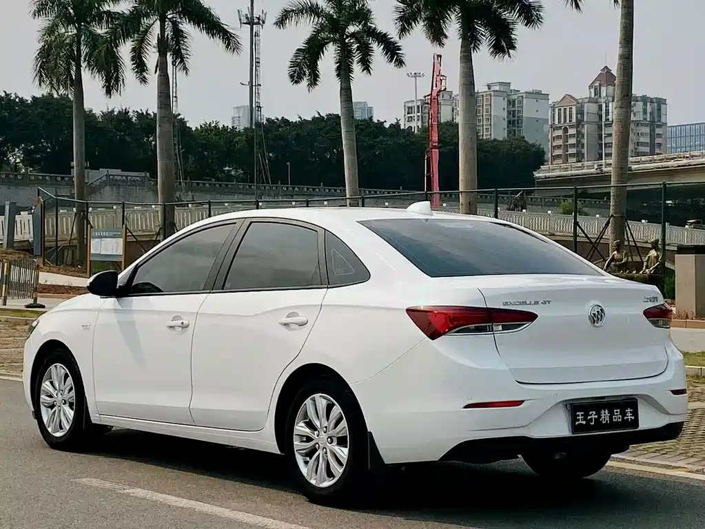 Buick Excelle — миниатюра 3