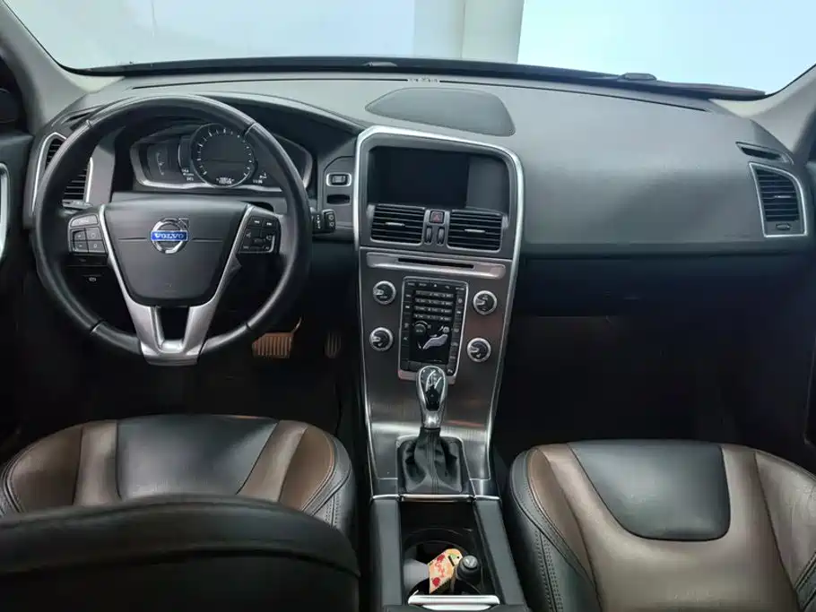 Volvo XC60 — миниатюра 12