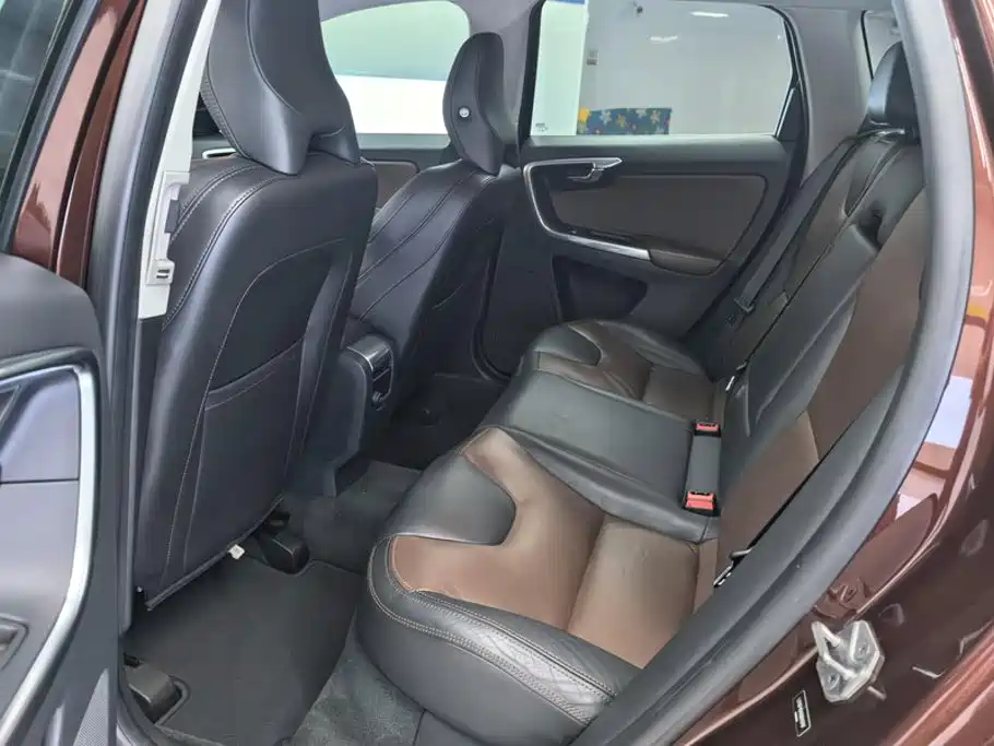 Volvo XC60 — миниатюра 11