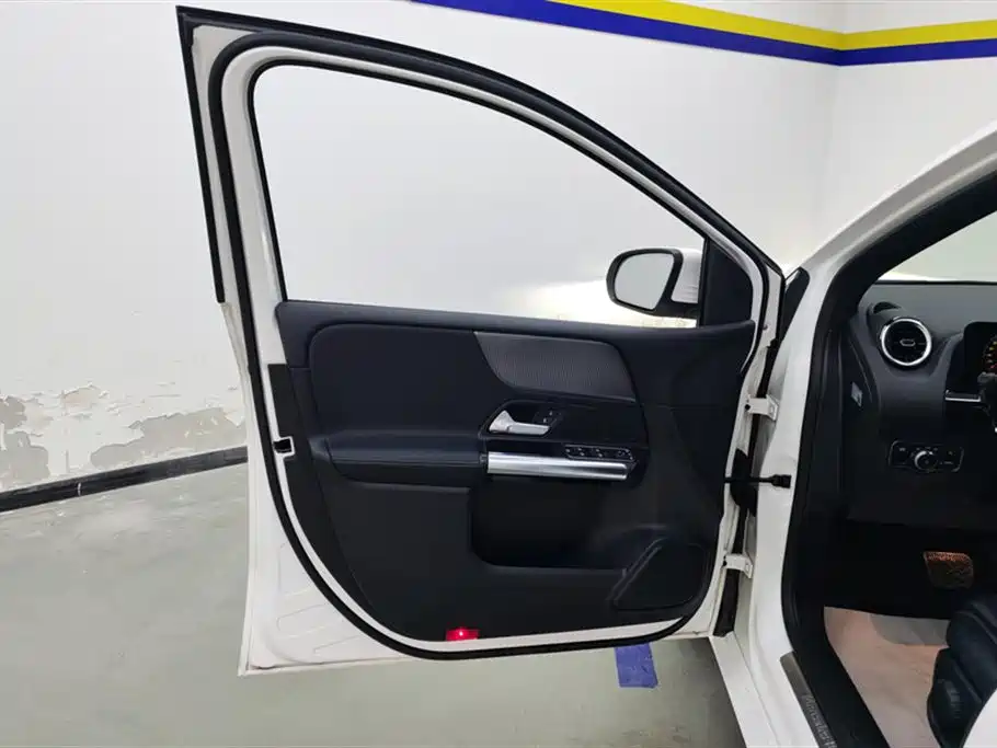 MERCEDES-BENZ B CLASS