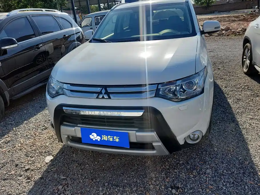 Mitsubishi Outlander (Import) — миниатюра 2