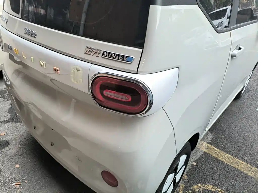Wuling MINIEV — миниатюра 8