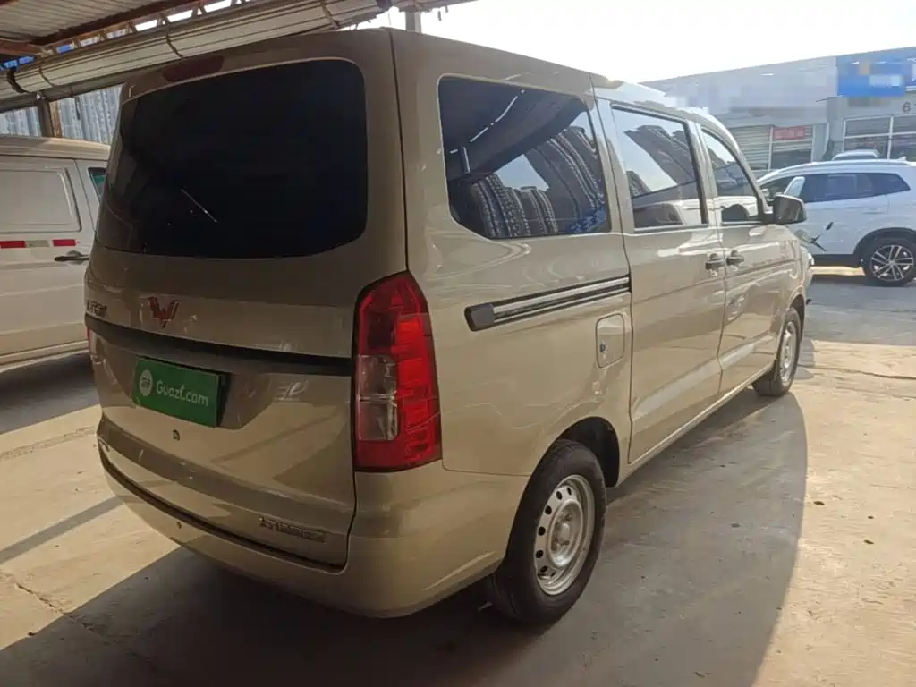 Wuling Hongguang V — миниатюра 7