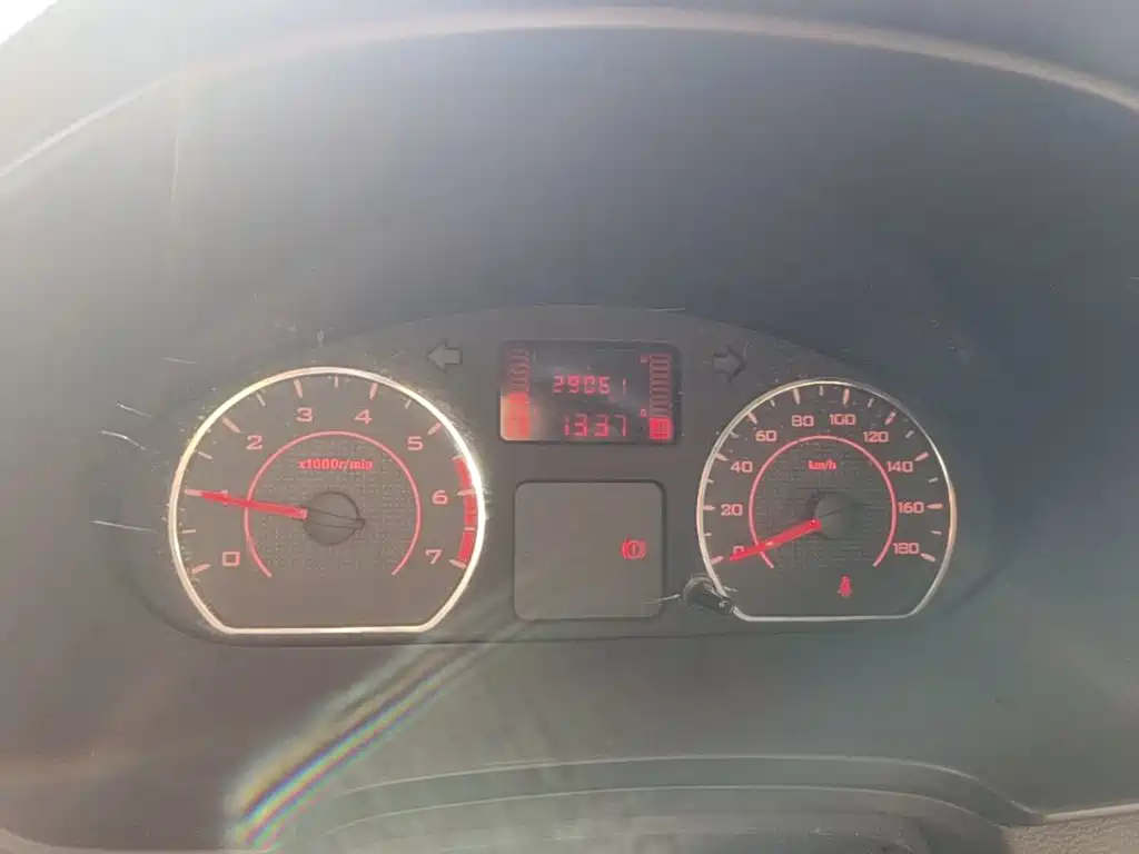 Wuling Hongguang V — миниатюра 12