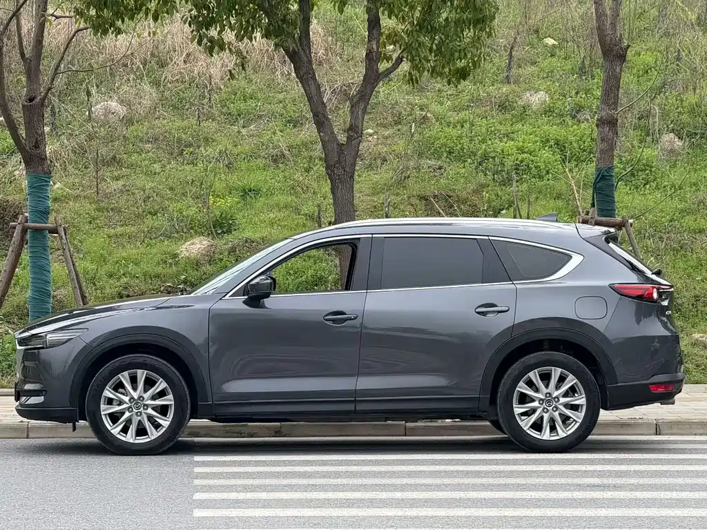 MAZDA CX 8