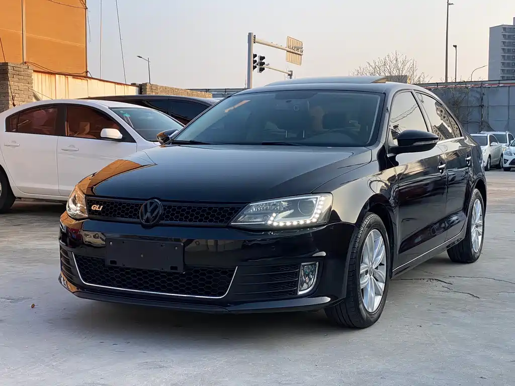 Volkswagen Sagitar 2012