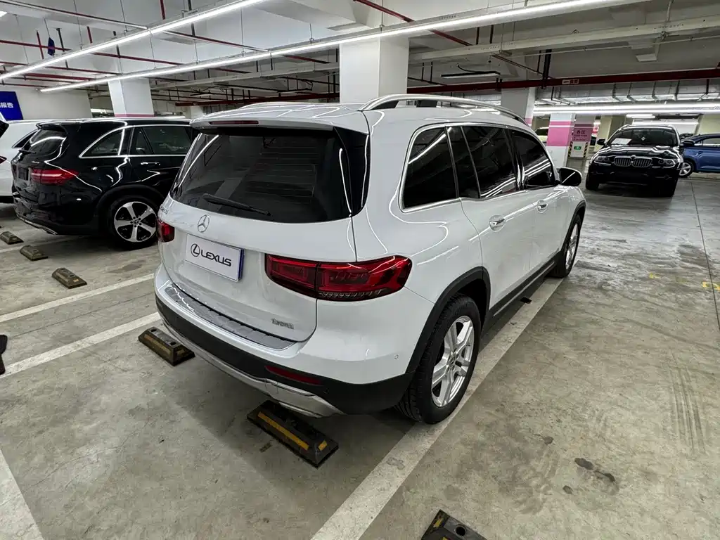 Mercedes-Benz GLB — миниатюра 13