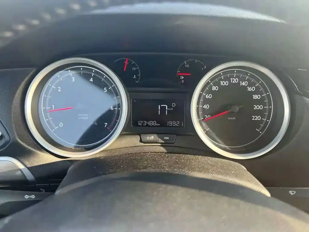 Peugeot 408 — миниатюра 9