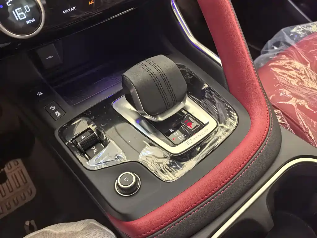 Jaguar E-PACE — миниатюра 9