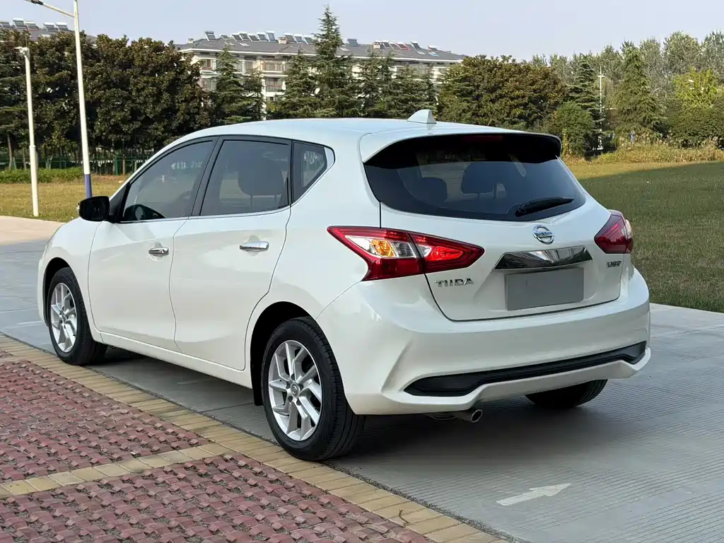 Nissan Tiida — миниатюра 9