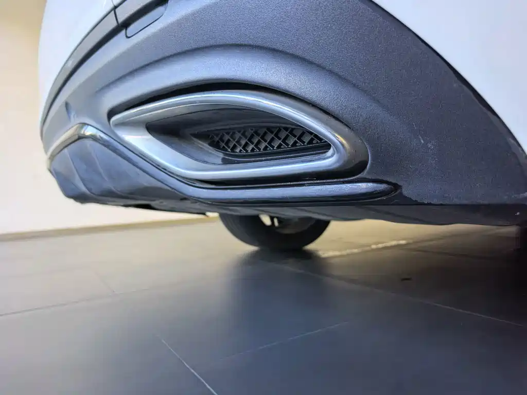 Mercedes-Benz C-Class — миниатюра 8