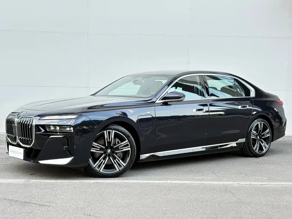 BMW i7 — миниатюра 6