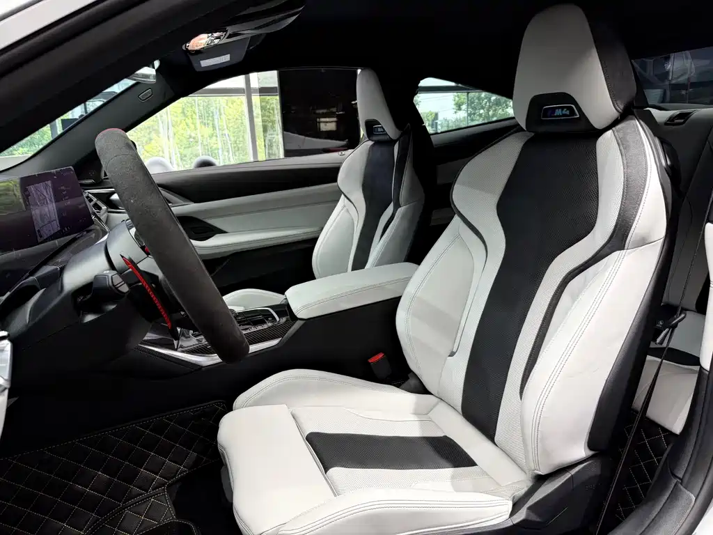BMW M4 — миниатюра 8