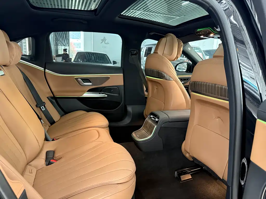 MERCEDES-BENZ E CLASS