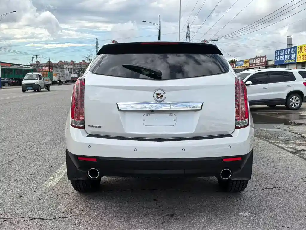 Cadillac SRX — миниатюра 2