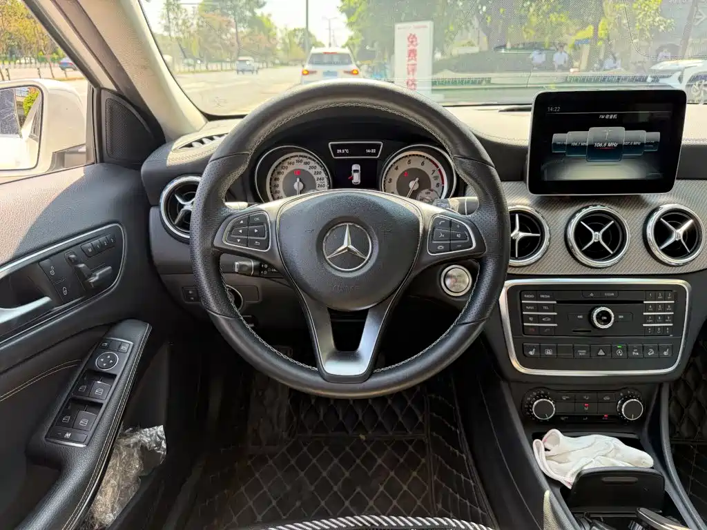 Mercedes-Benz GLA — миниатюра 14