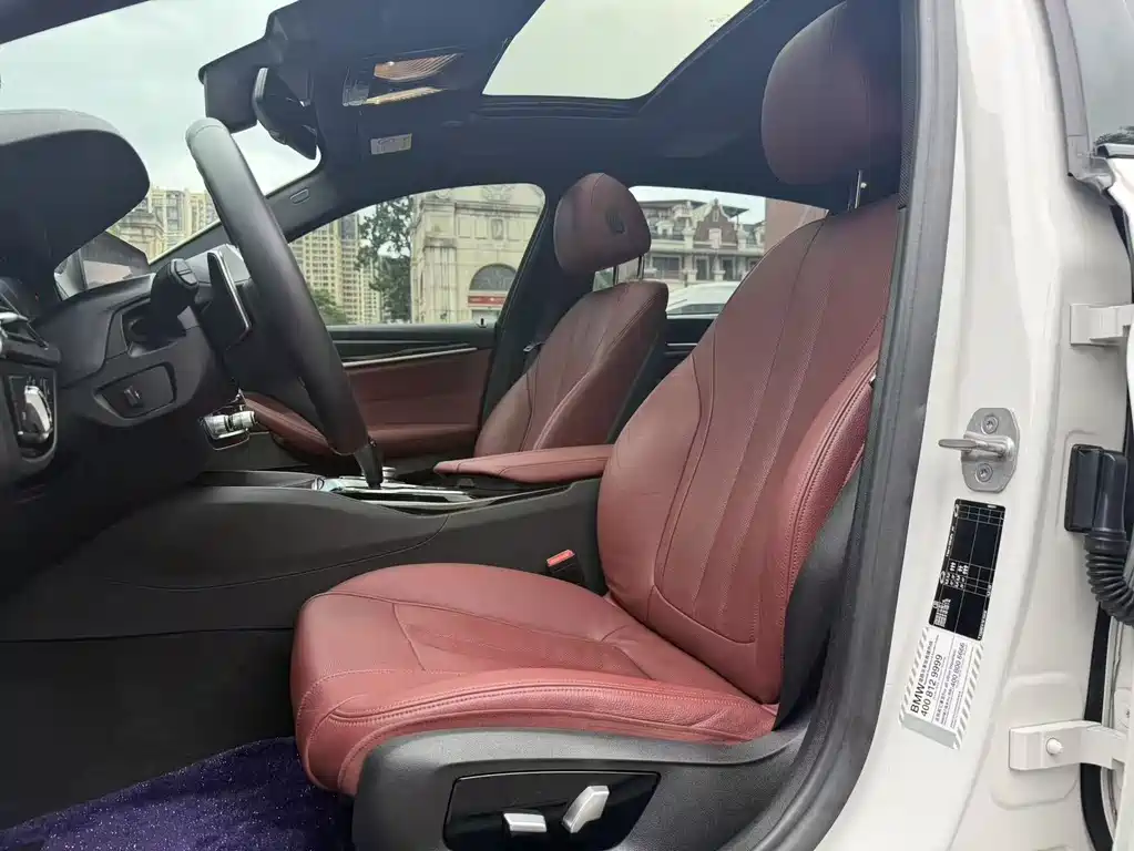 BMW 5 Series — миниатюра 12
