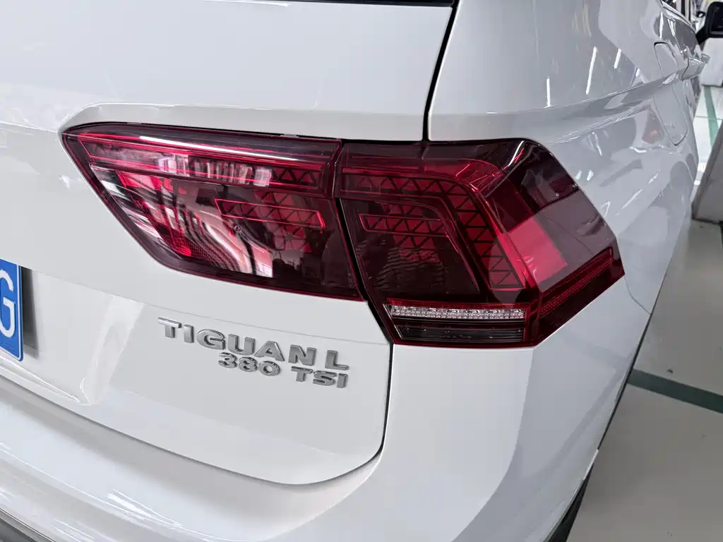 Volkswagen Tiguan L — миниатюра 20