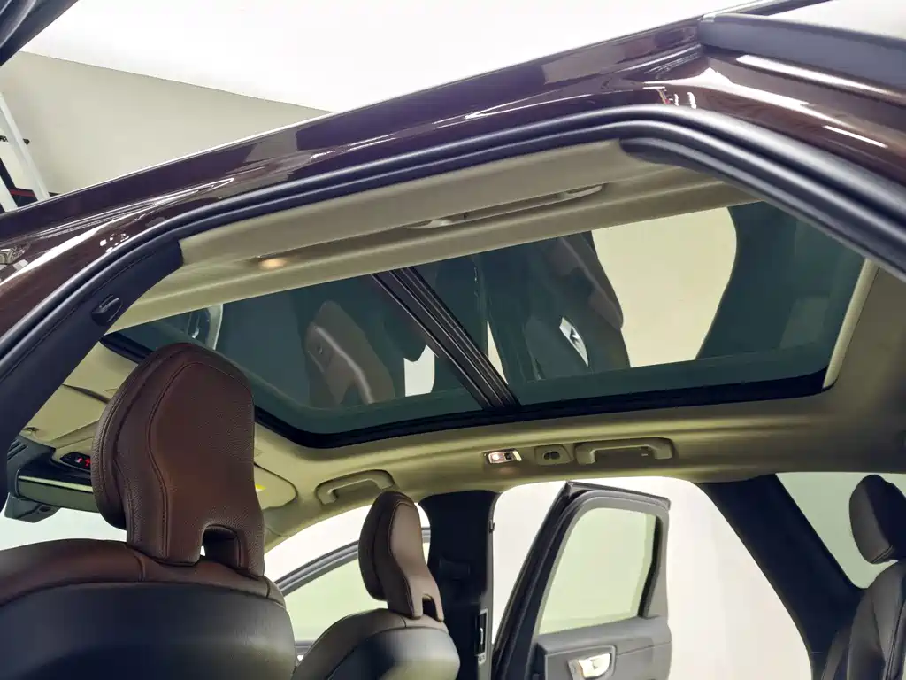 Volvo XC60 — миниатюра 12