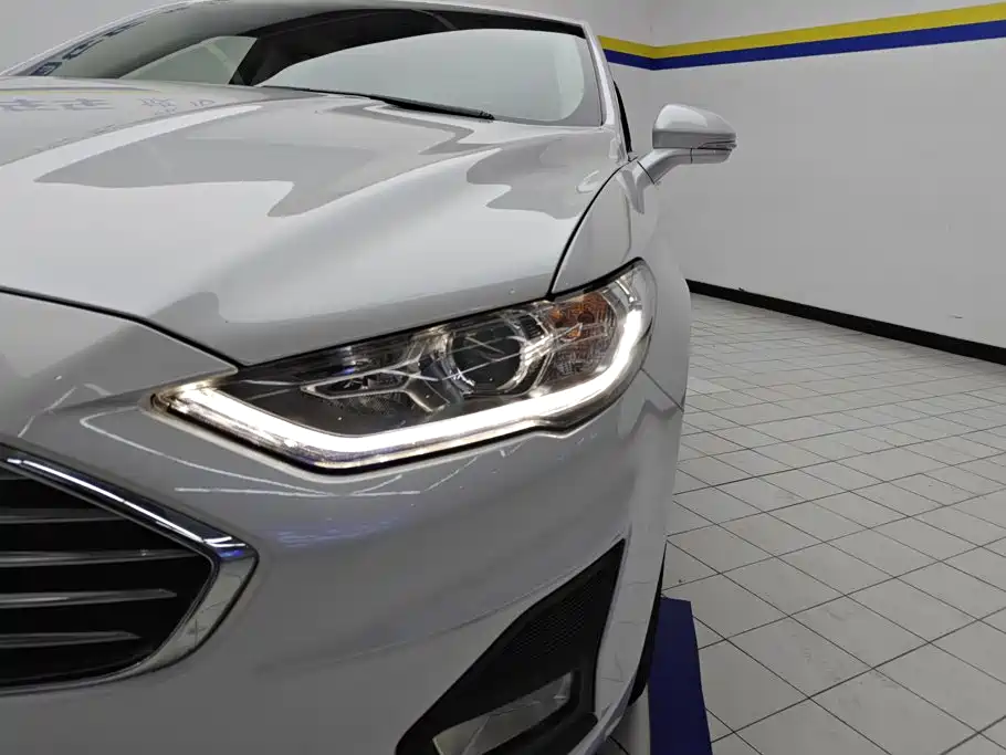 Ford Mondeo — миниатюра 5