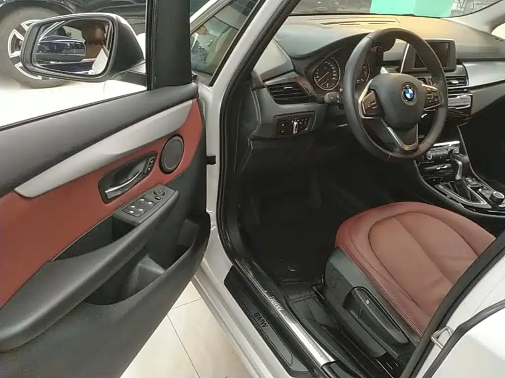 BMW 2 Series Active Tourer — миниатюра 16