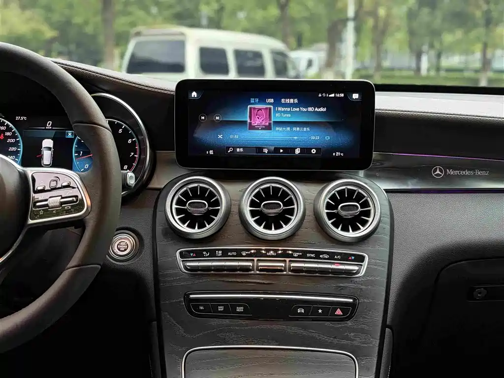 Mercedes-Benz GLC — миниатюра 11