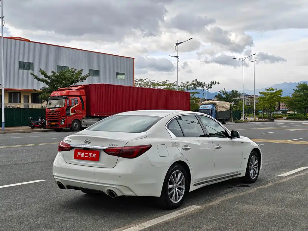 Infiniti Q50L — миниатюра 3