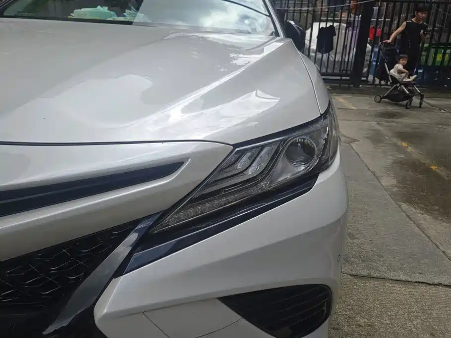 Toyota Camry — миниатюра 5