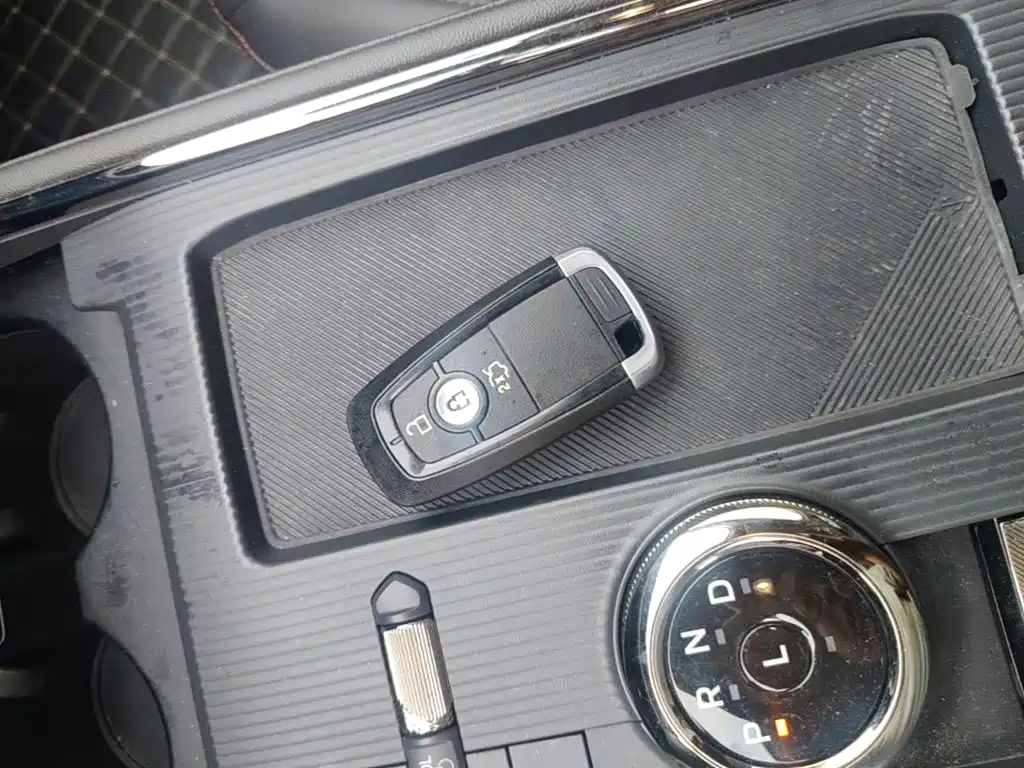Ford Mondeo — миниатюра 9