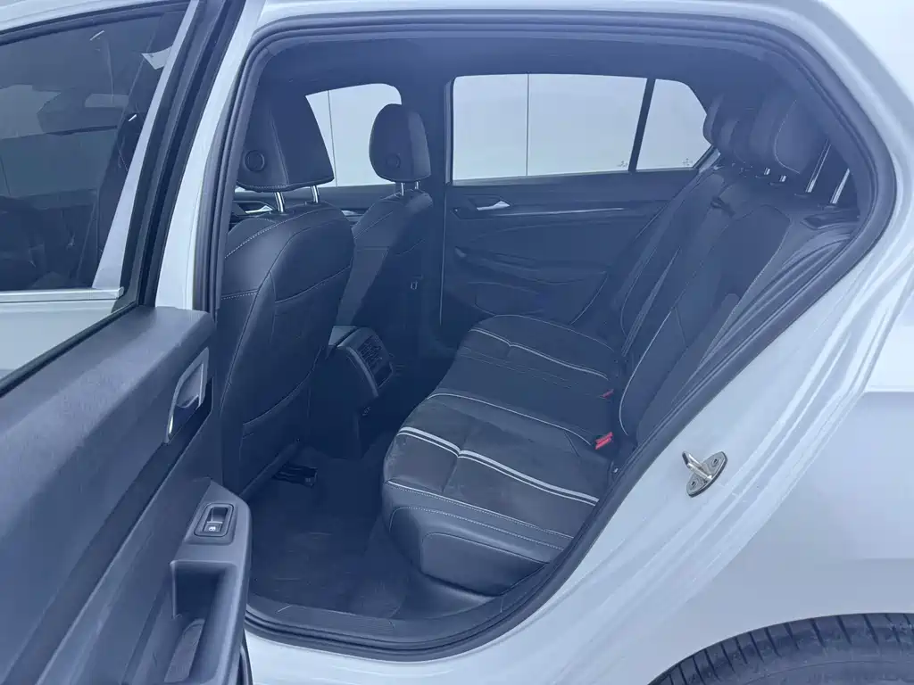 Volkswagen Golf — миниатюра 14