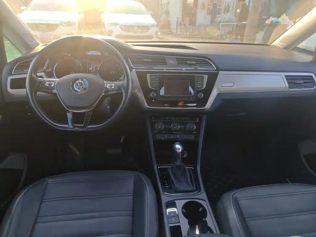 Volkswagen Touran — миниатюра 5