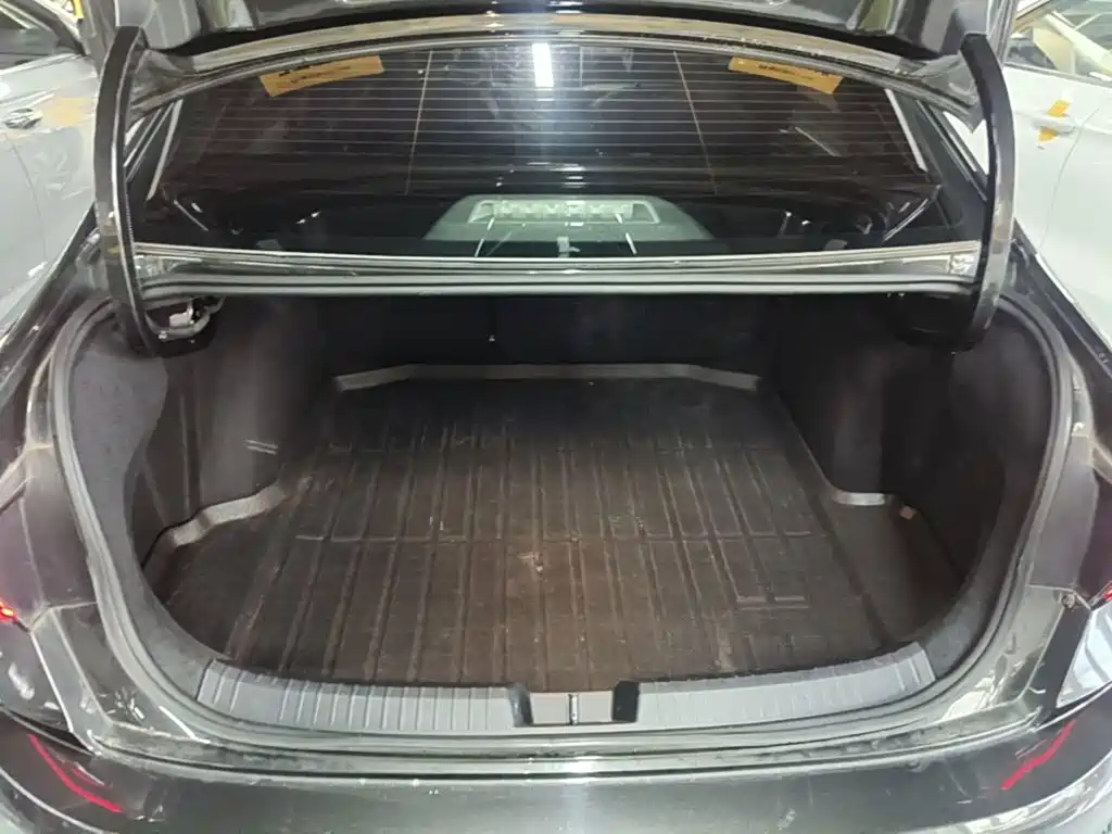 Volkswagen Sagitar — миниатюра 19