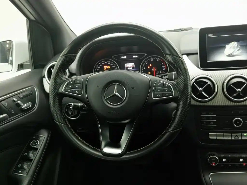 Mercedes-Benz B-Class — миниатюра 11