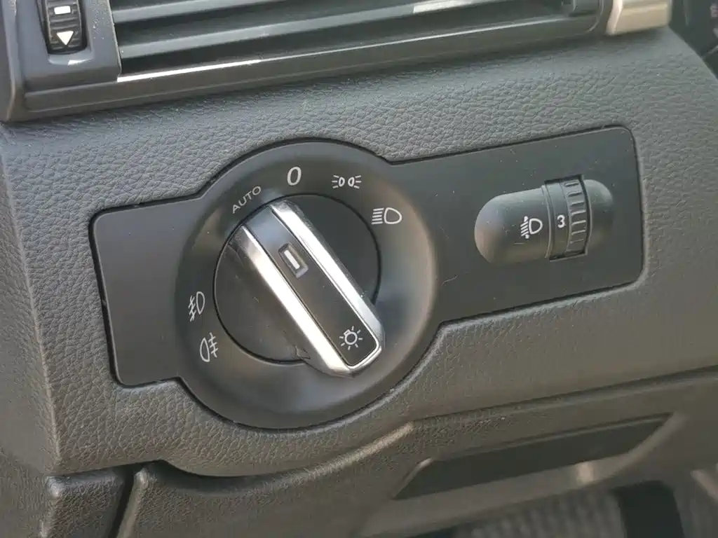 Qoros Qoros 3 — миниатюра 6