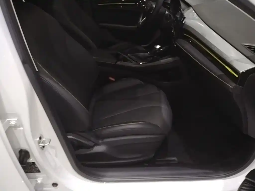 Roewe i5 — миниатюра 25