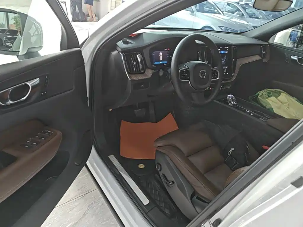 Volvo XC60 — миниатюра 16