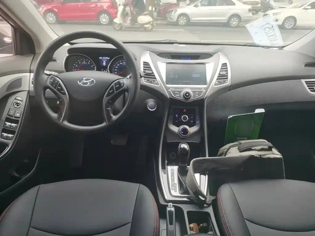 Hyundai Elantra Langdong — миниатюра 10