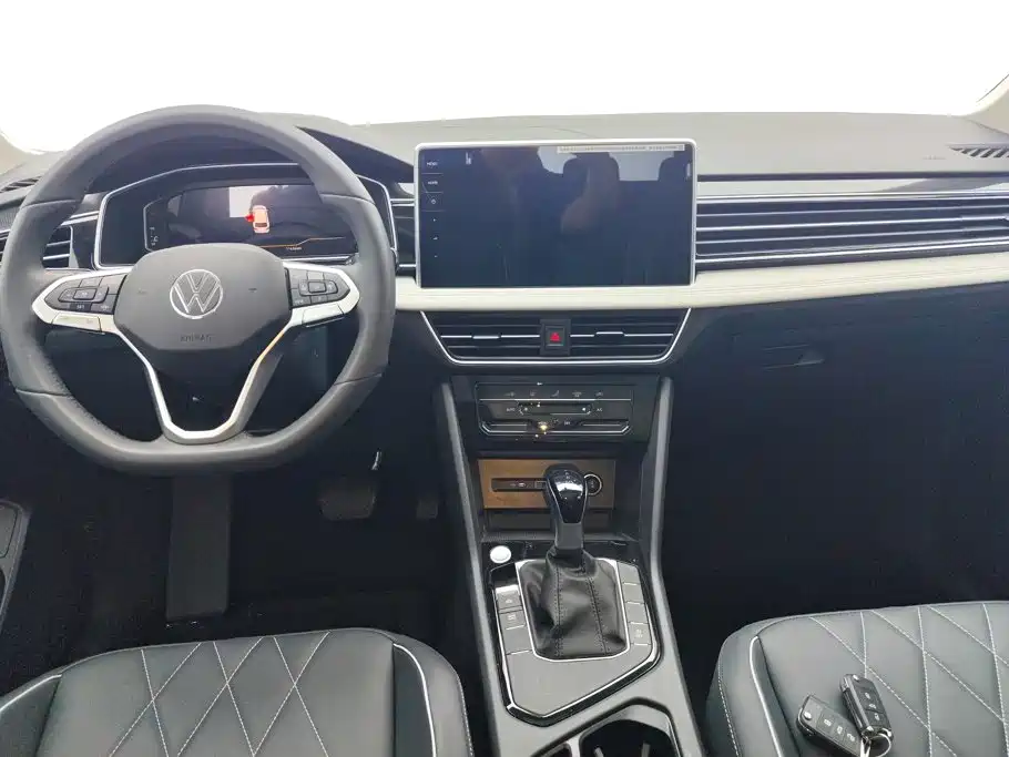 Volkswagen Tiguan L — миниатюра 12