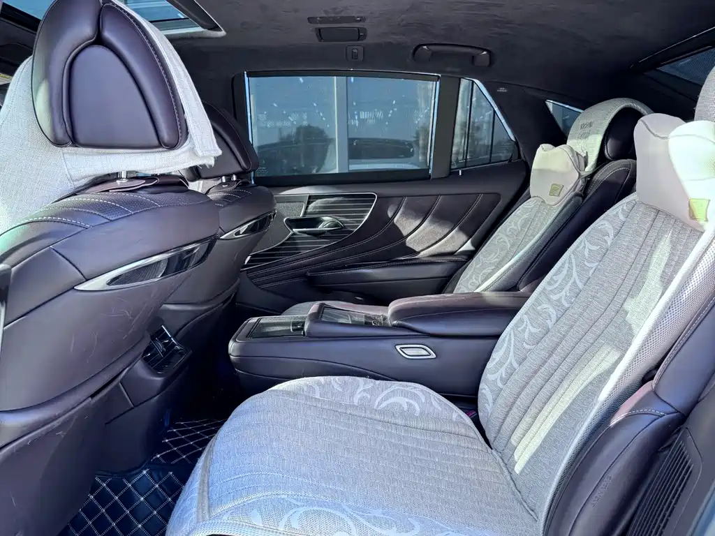 Lexus LS — миниатюра 16