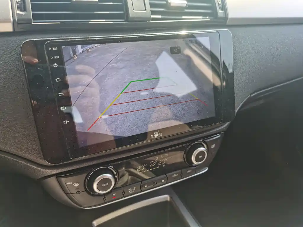 Qoros Qoros 3 — миниатюра 11
