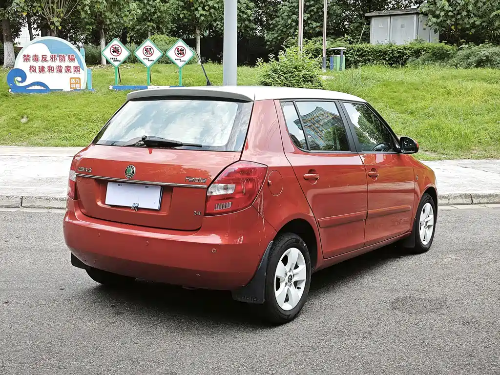 Skoda Fabia — миниатюра 7