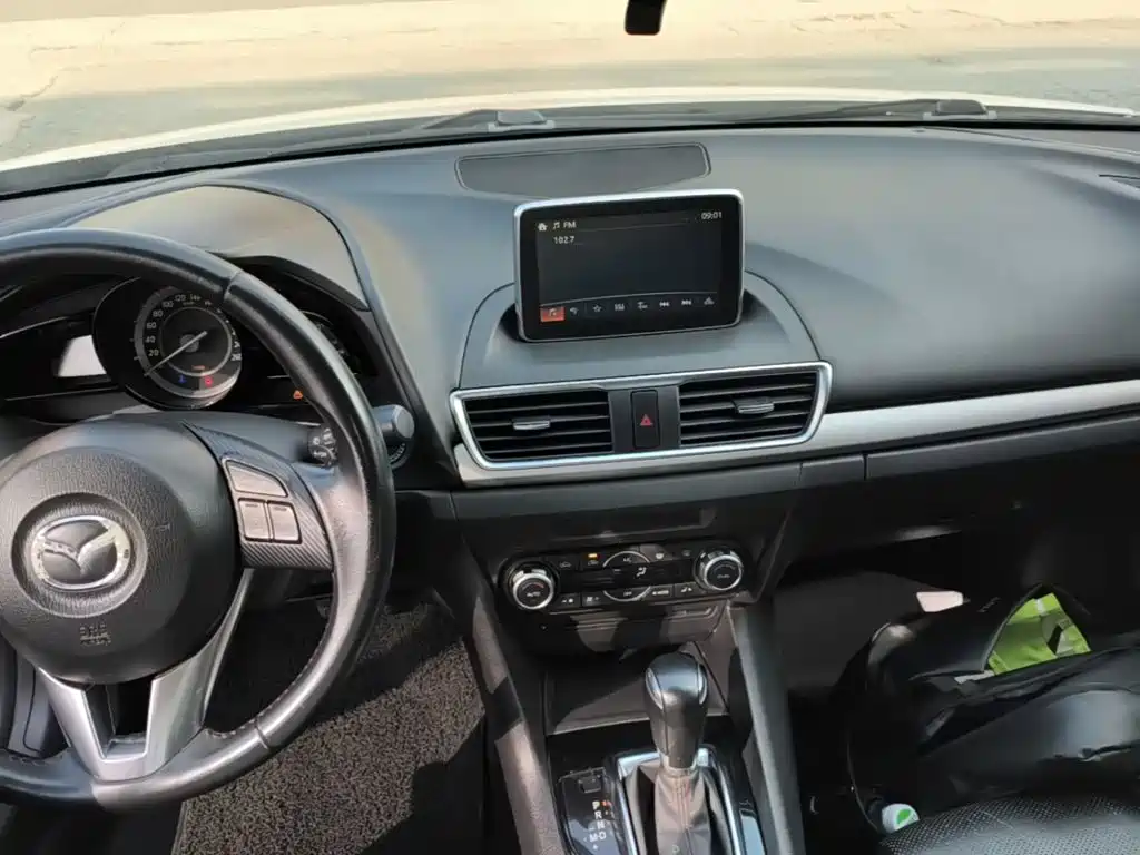 Mazda 3 Axela — миниатюра 10