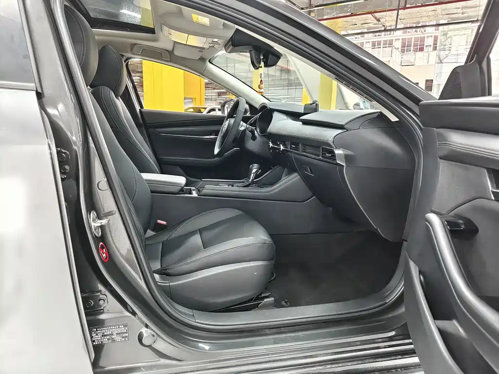 Mazda 3 Axela — миниатюра 17