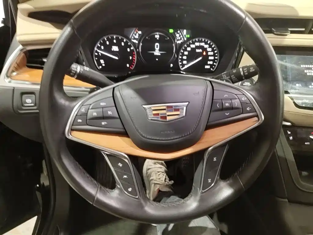 Cadillac XT5 — миниатюра 11